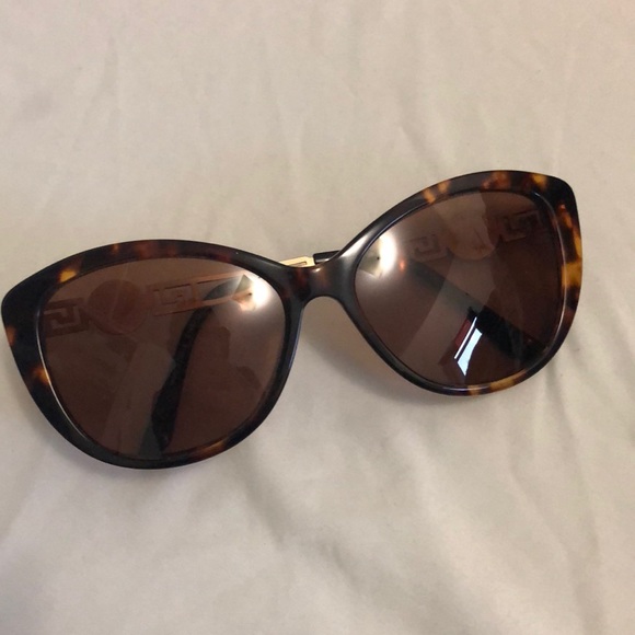 Armani Exchange Sunglasses - Picture 4 of 4